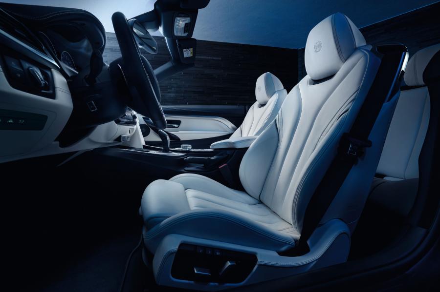 Интерьер Alpina B4 S Bi-Turbo Cabrio Edition 99 (F33) 2018 года  (фото 7 из 7)